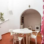 別荘 Camps 4 Bedroom House, シウタデリャ
