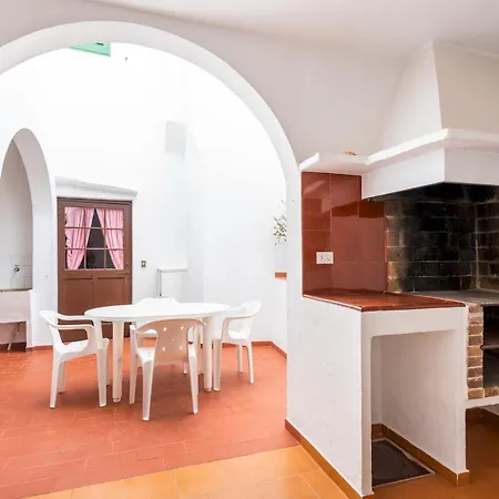 Camps 4 Bedroom House, 休达德亚